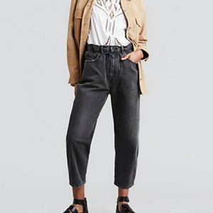Levi's Black Ankle Cropped Jeans